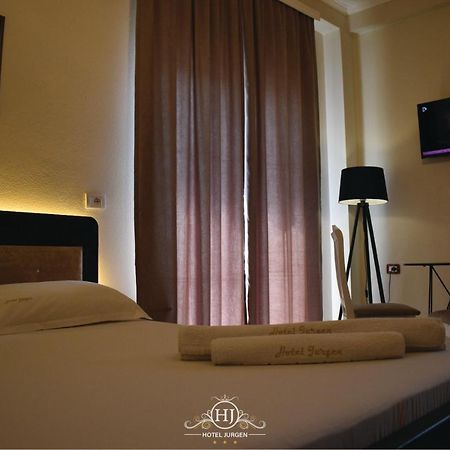 Hotel Jurgen Lezhë エクステリア 写真