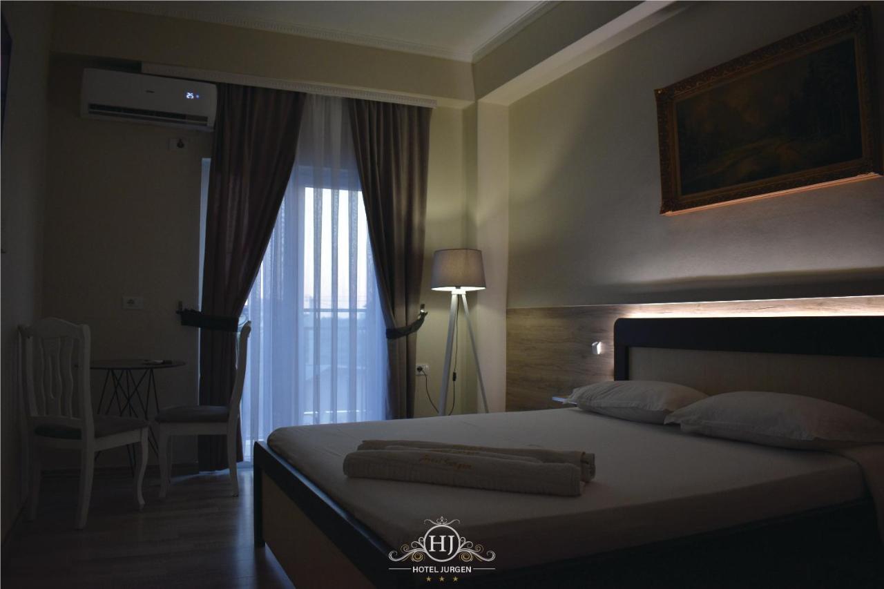Hotel Jurgen Lezhë エクステリア 写真