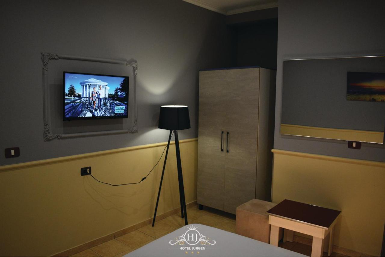 Hotel Jurgen Lezhë エクステリア 写真