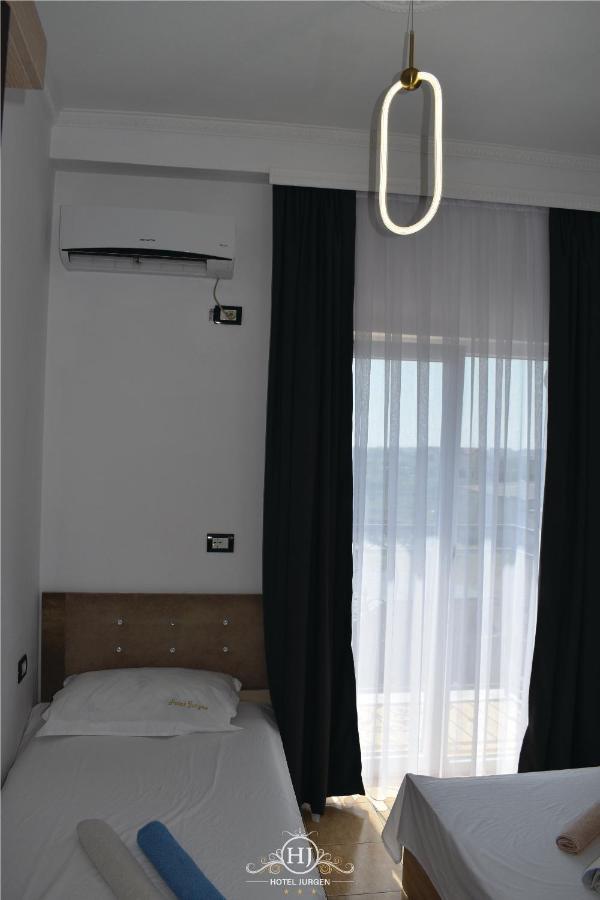 Hotel Jurgen Lezhë エクステリア 写真
