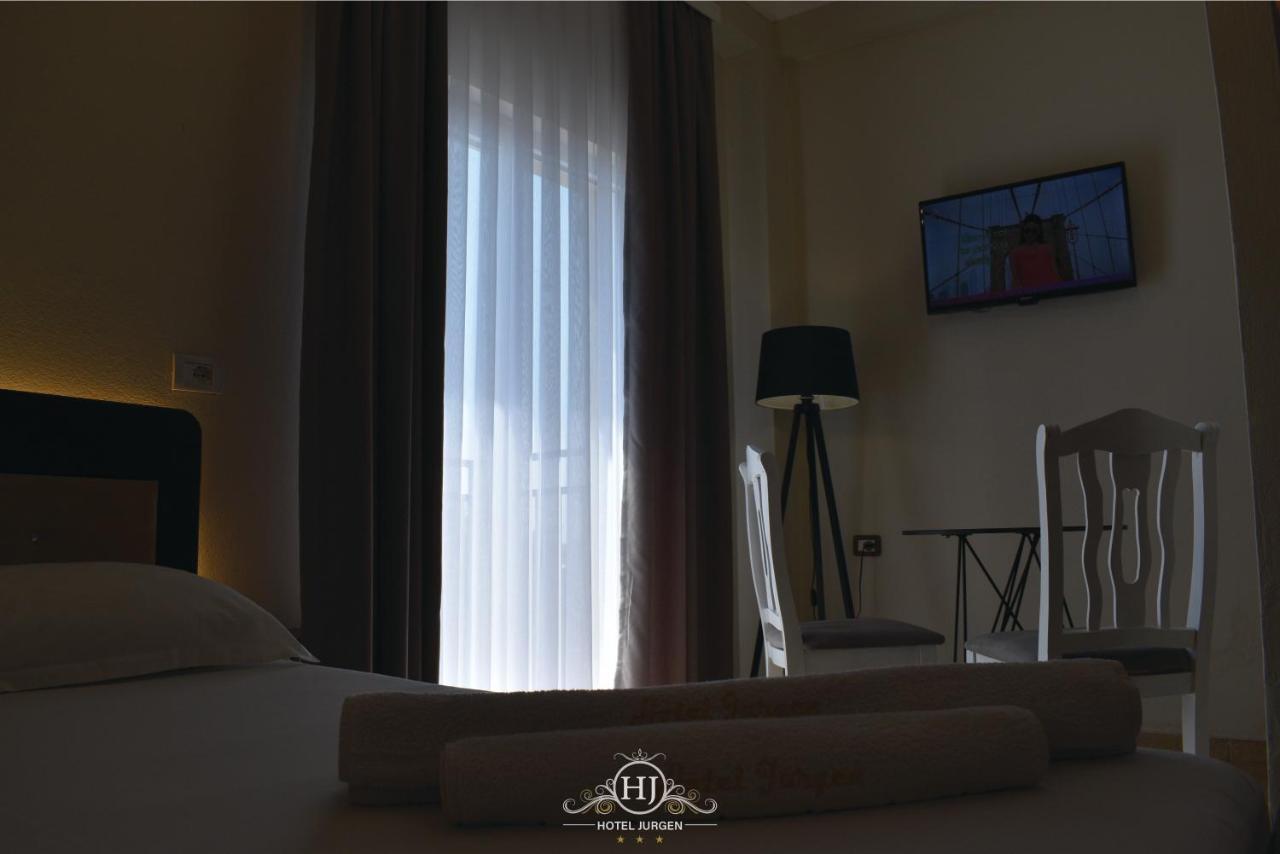 Hotel Jurgen Lezhë エクステリア 写真