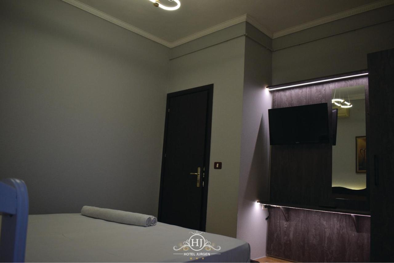 Hotel Jurgen Lezhë エクステリア 写真