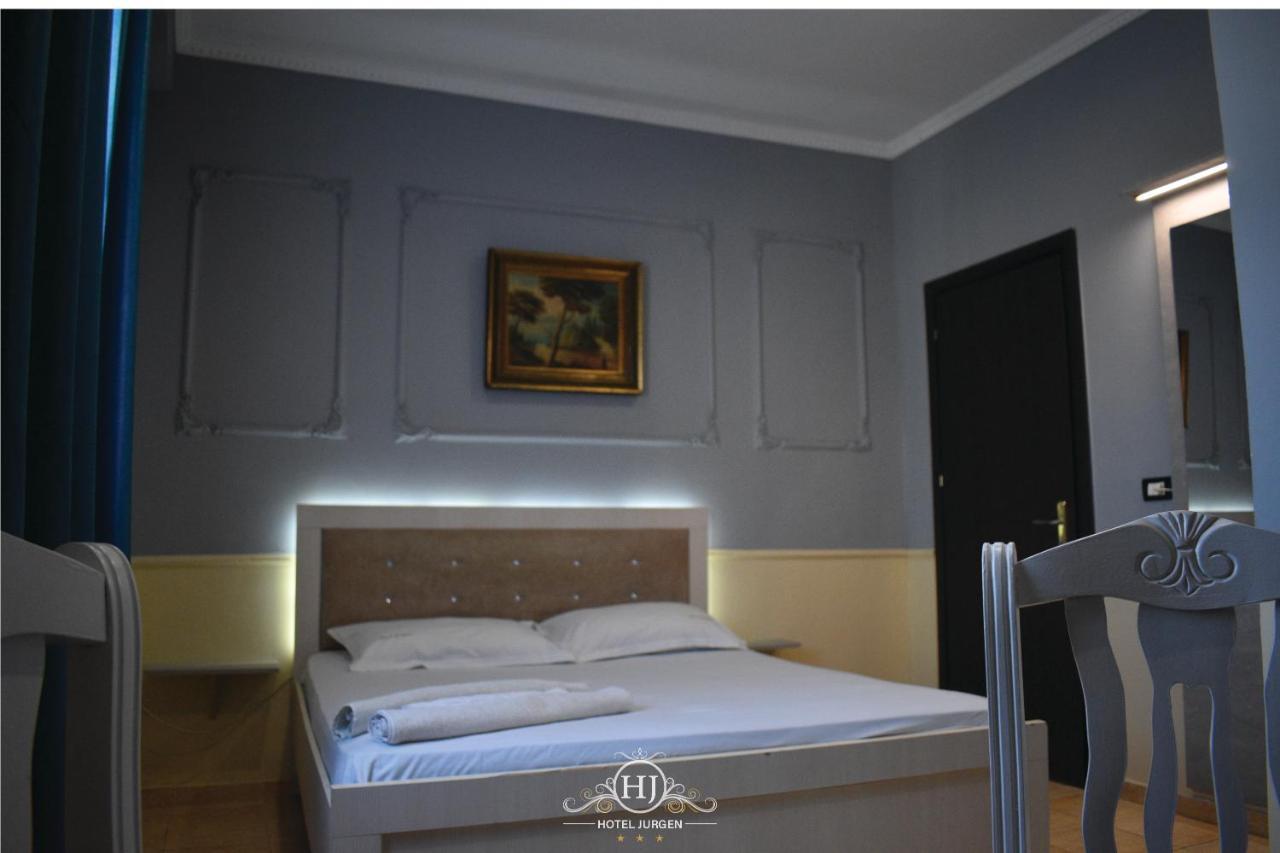 Hotel Jurgen Lezhë エクステリア 写真