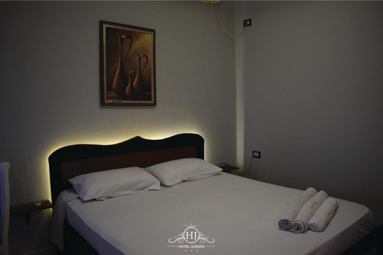 Hotel Jurgen Lezhë エクステリア 写真