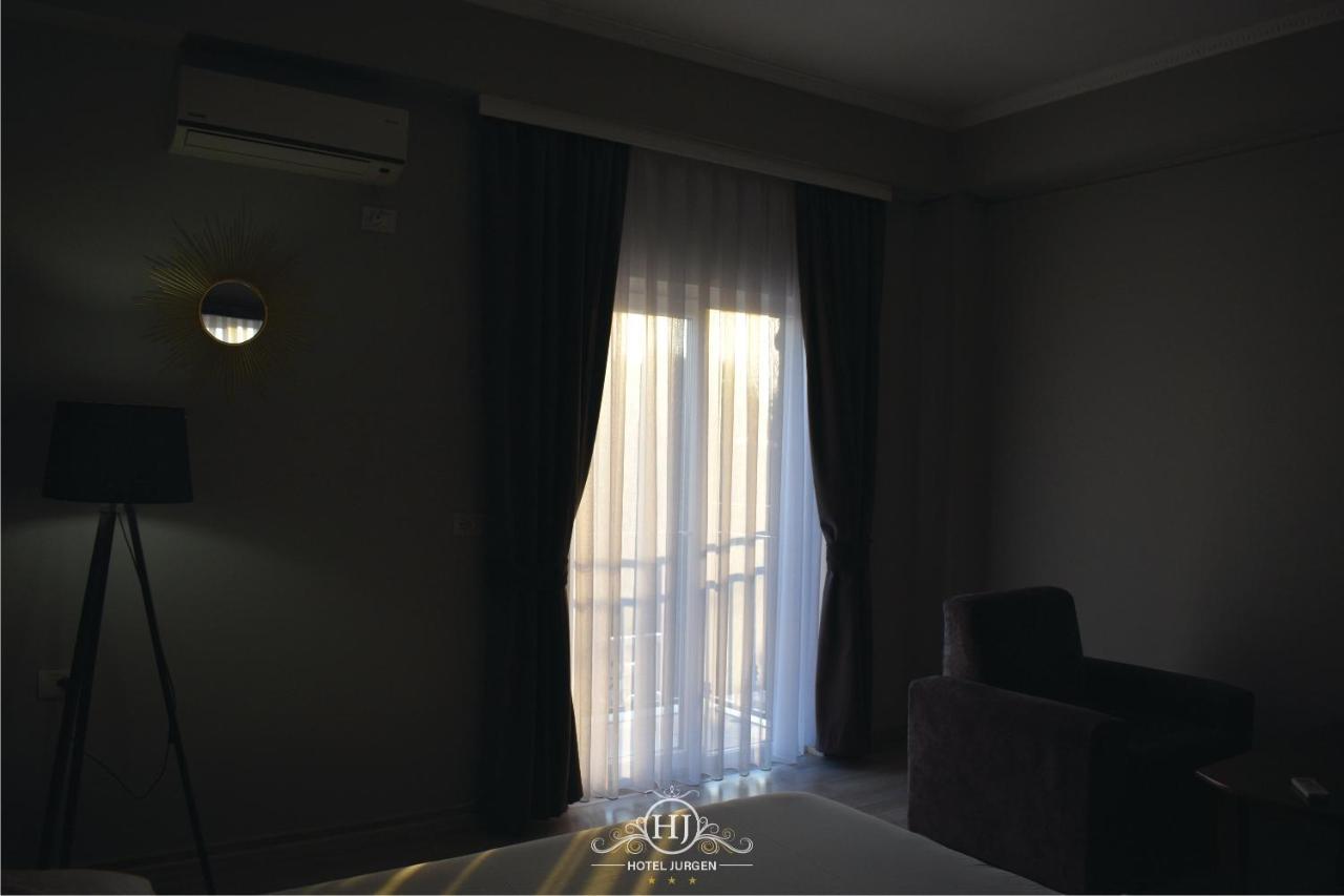 Hotel Jurgen Lezhë エクステリア 写真