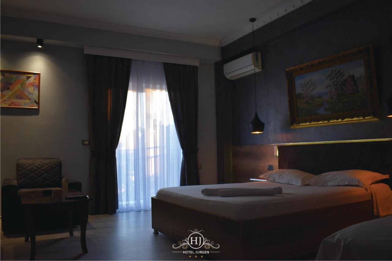 Hotel Jurgen Lezhë エクステリア 写真