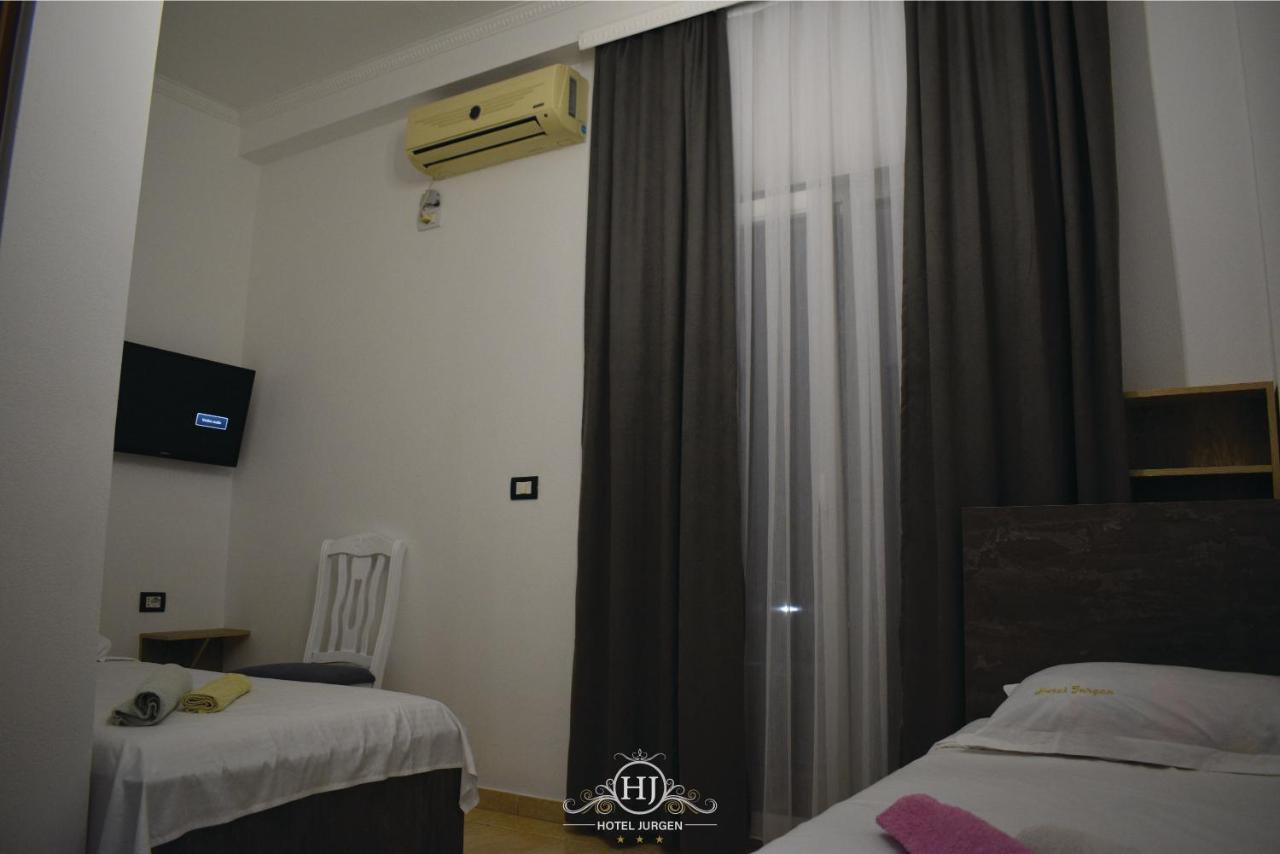 Hotel Jurgen Lezhë エクステリア 写真