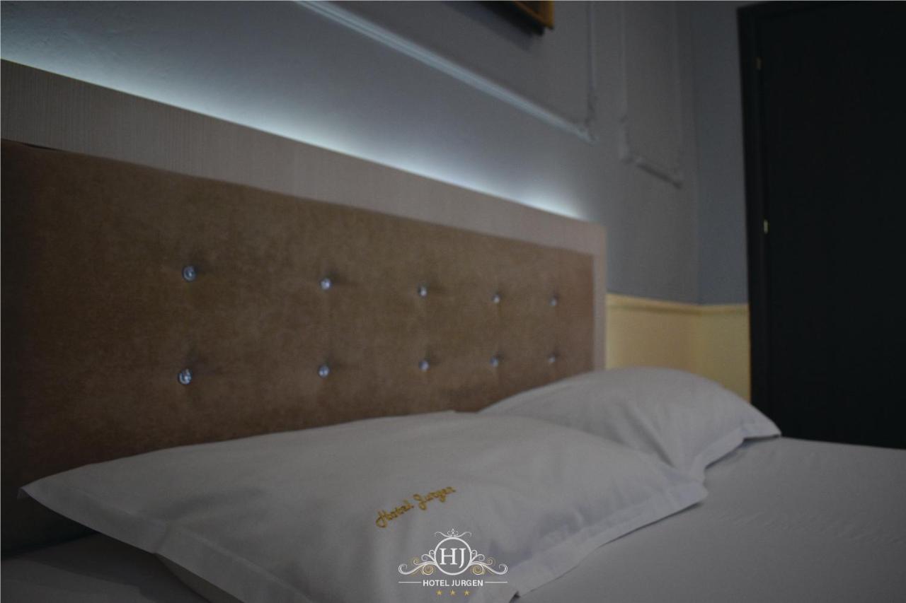 Hotel Jurgen Lezhë エクステリア 写真