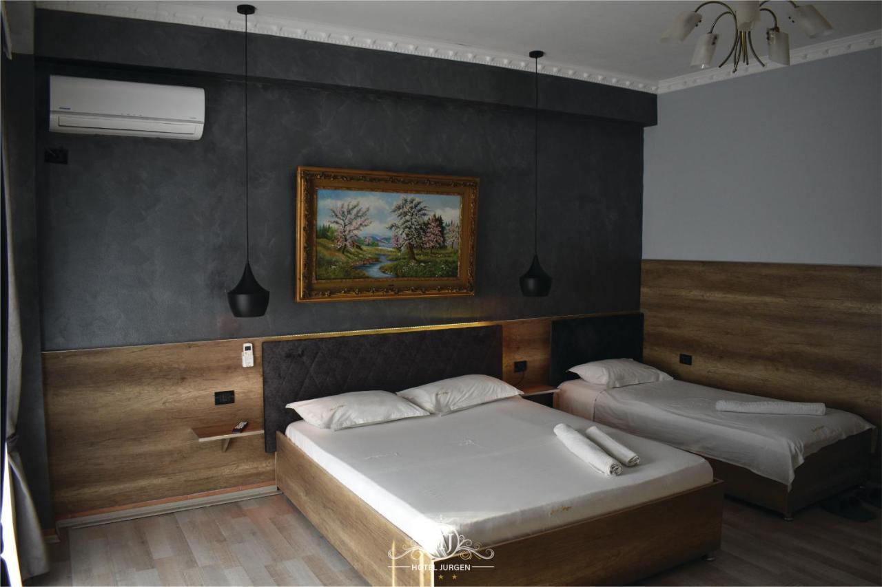 Hotel Jurgen Lezhë エクステリア 写真