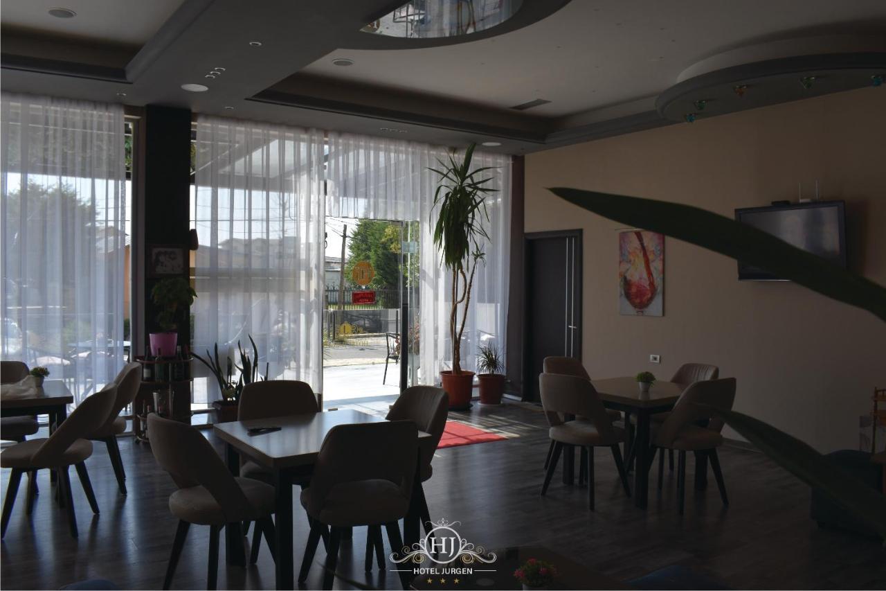 Hotel Jurgen Lezhë エクステリア 写真