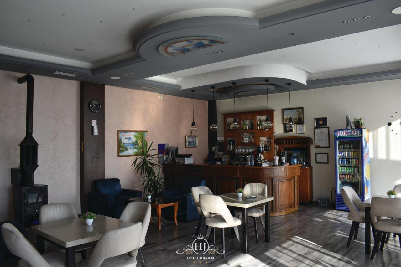 Hotel Jurgen Lezhë エクステリア 写真