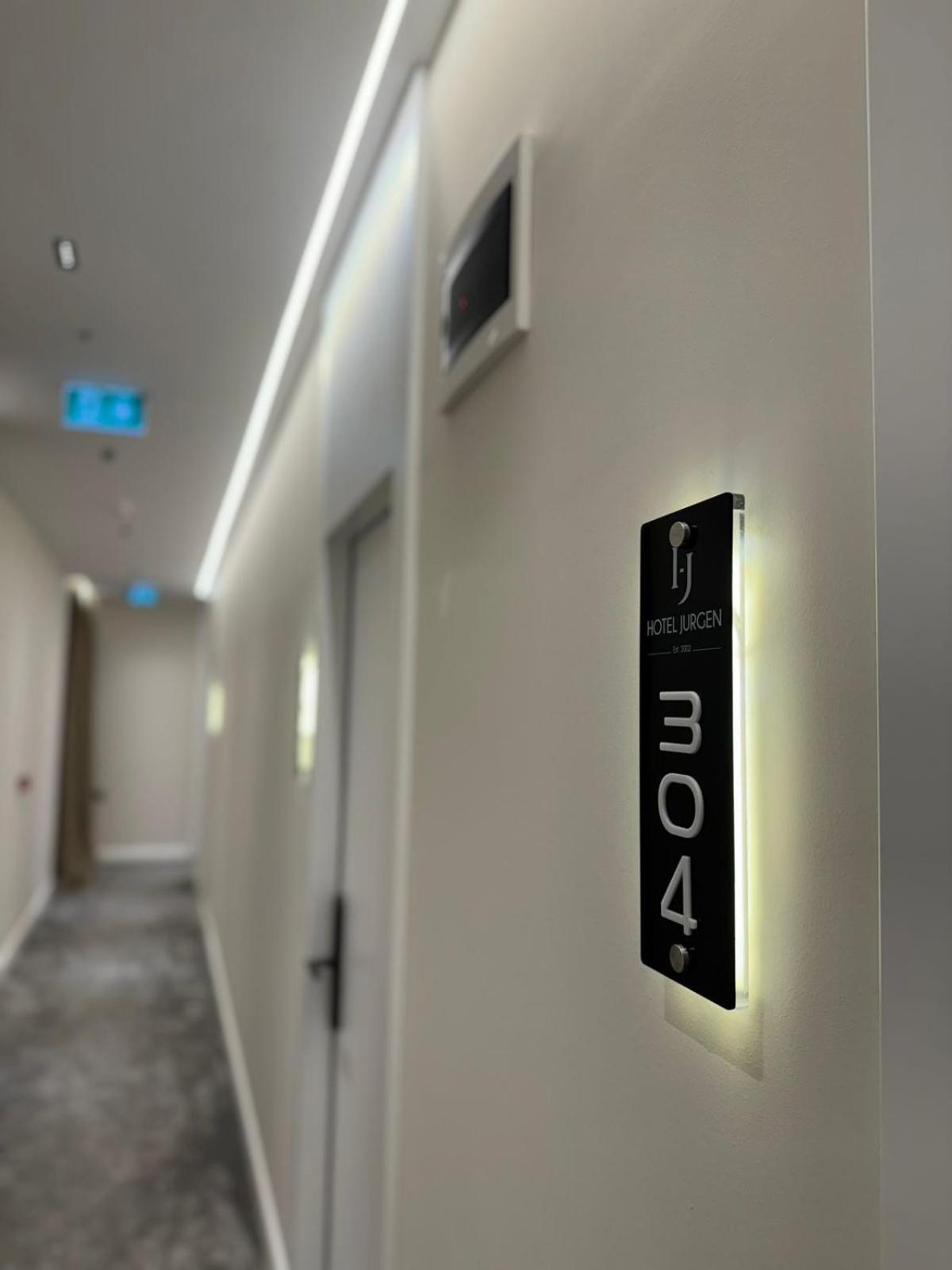 Hotel Jurgen Lezhë エクステリア 写真