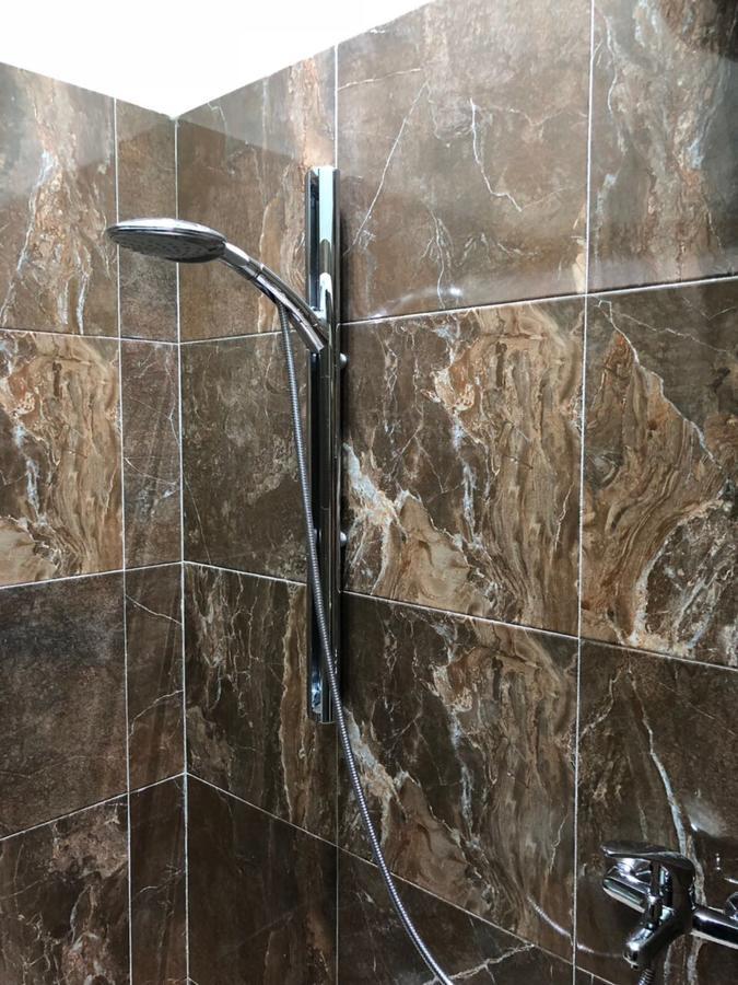 Hotel Jurgen Lezhë エクステリア 写真